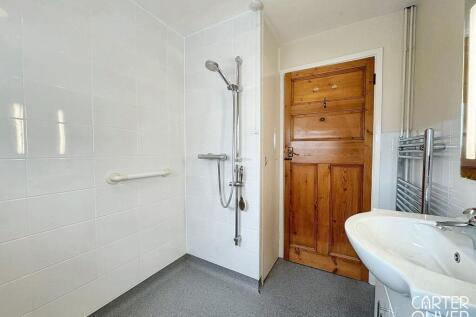 GROUND FLOOR WET ROOM