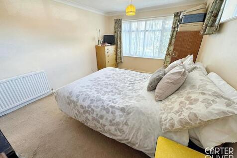 BEDROOM 2 - GROUND FLOOR