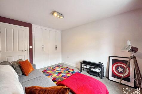 BEDROOM 3/CINEMA ROOM