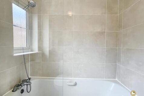Bathroom 1.jpg