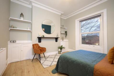 College Grove Road 0008.JPG