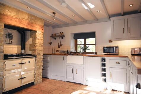 12-kitchen.jpg