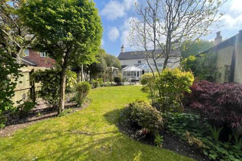rear garden22.jpeg