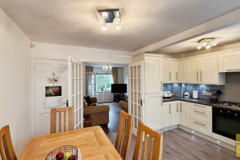 Kitchen/ dining room