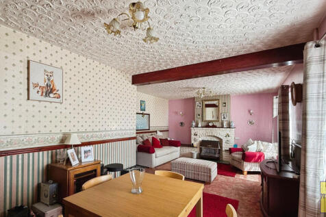 Lounge/ Dining room