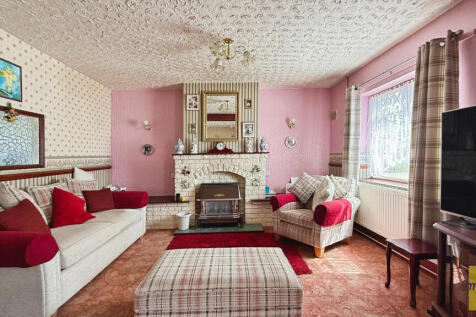 Lounge/ Dining room