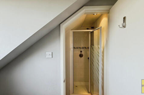 En-suite shower