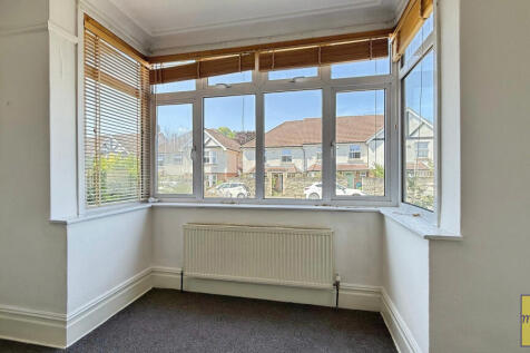 Lounge bay window