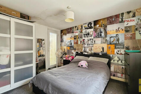 Bedroom in the garden room