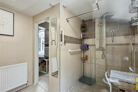 Downstairs shower room