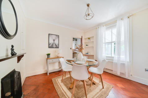Dining room aspect 2