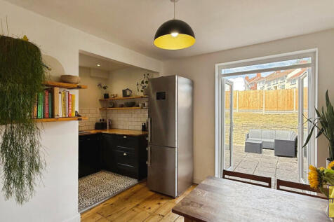 Kitchen/dining area