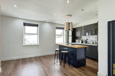 Kitchen/ Lounge