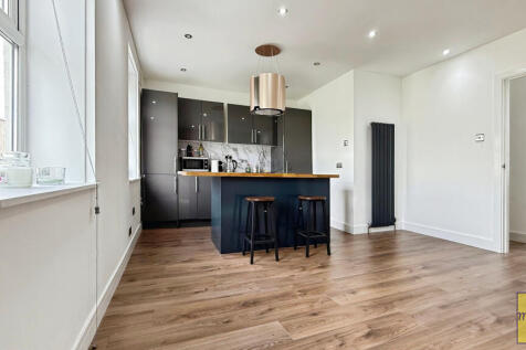 Kitchen/ Lounge