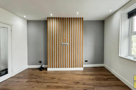 Kitchen/ Lounge