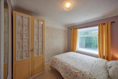 FRONT BEDROOM
