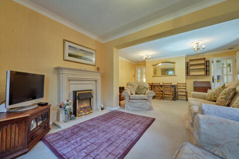 LIVING ROOM 4