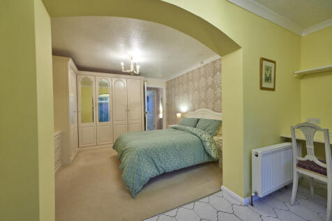MAIN BEDROOM 2