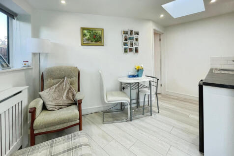 Annex Kitchen/Living