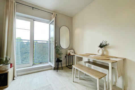 Living/Kitchen