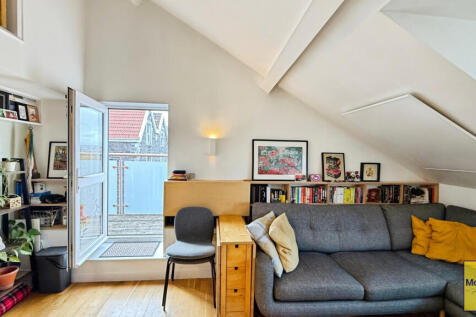 Kitchen/ dining/ lounge