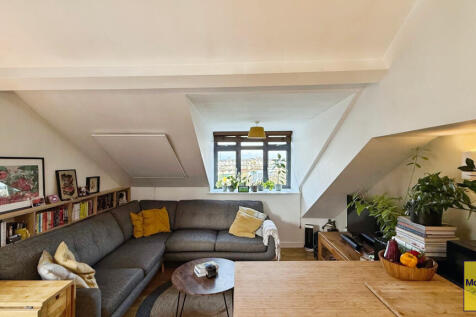 Kitchen/ dining/ lounge