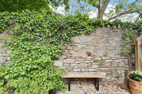 Garden wall
