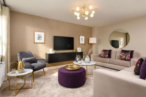 Spacious lounge