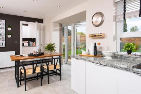 Dining kitchen leading to the garden