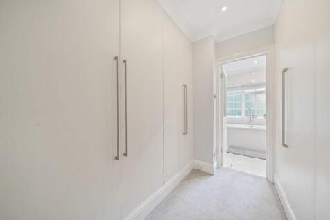 Walk in wardrobe