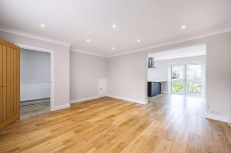 Dining/ Living room