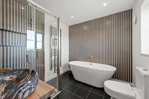 Bedroom 1 En Suite
