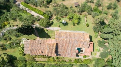 6 bedroom farmhouse 
