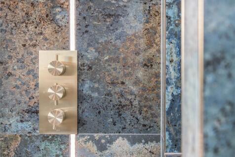Ensuite Details