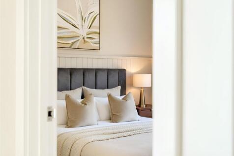 Bedroom Cameo