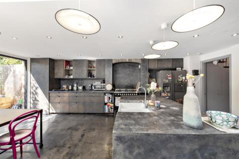 Aston Gray 48 Lyndhurst Grove (27).jpg