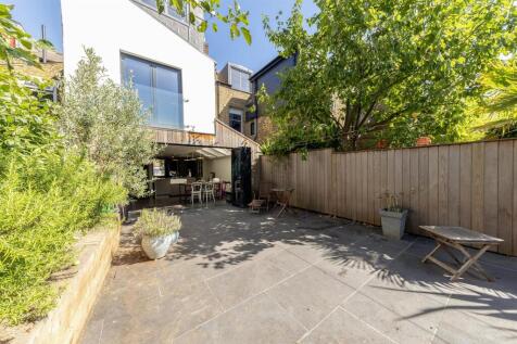 Aston Gray 48 Lyndhurst Grove (29).jpg