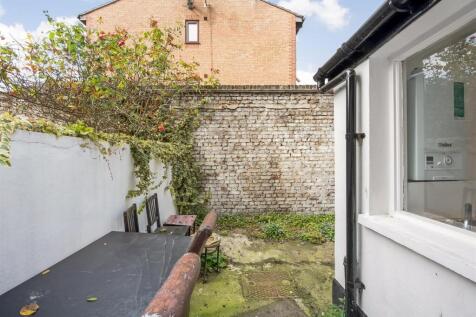 08.09.2020_63-Henshaw-Street-SE17-1PE_8.jpg