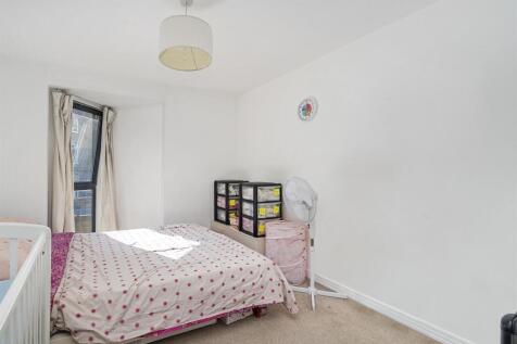 Aston Gray, 11 Shepherd Court 2 Annabel Close (6).