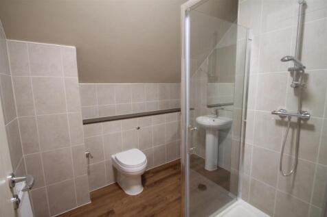 Apt 3 St Chads bathroom.JPG