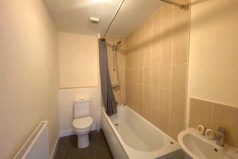 ang bathroom.jpg