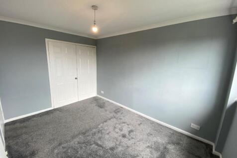 russett bedroom 1 2.jpg