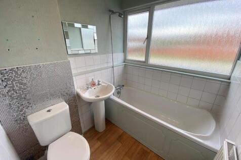 russett bathroom.jpg