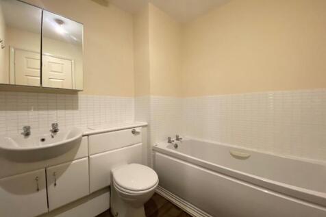 charles house bathroom.jpg