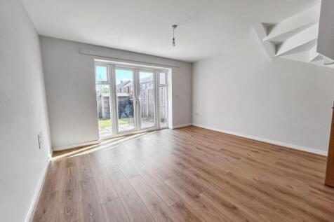 Living room 2.jpg