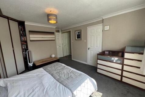 Woodlands - bedroom.jpg