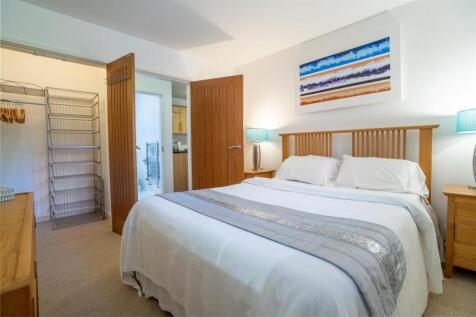 Apartment 2 NHM-17.jpg