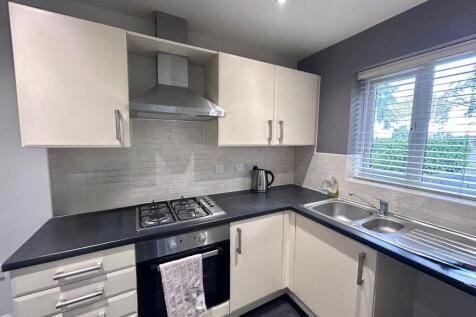 main road kitchen.jpg