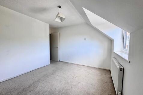 almond close room 1.jpg