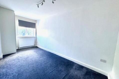 almond close living room 2.jpg